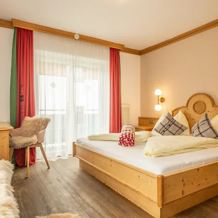 Mara's Little Boutique Sleepover - Budget * Kaprun