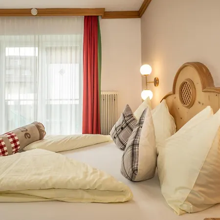 Mara's Little Boutique Sleepover - Budget * Kaprun