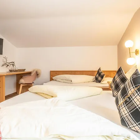 Mara's Little Boutique Sleepover - Budget Guest house Kaprun
