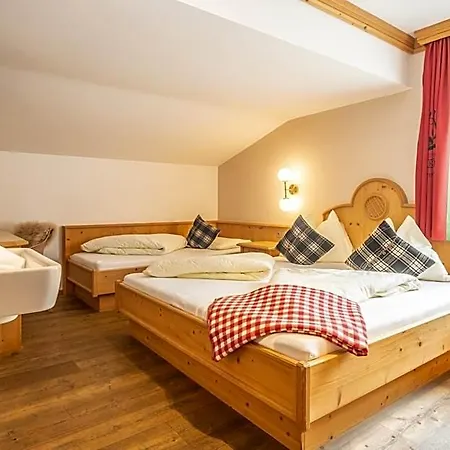 Mara's Little Boutique Sleepover - Budget 3* Kaprun